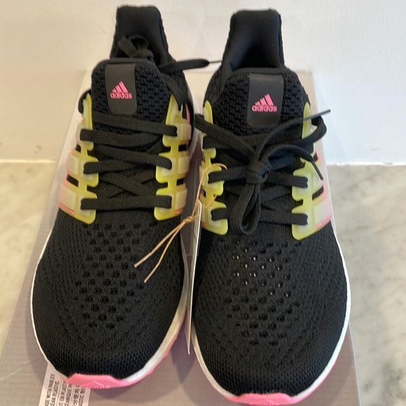 Adidas Ultraboost 5.0 DNA - NWT - Picture 1 of 8